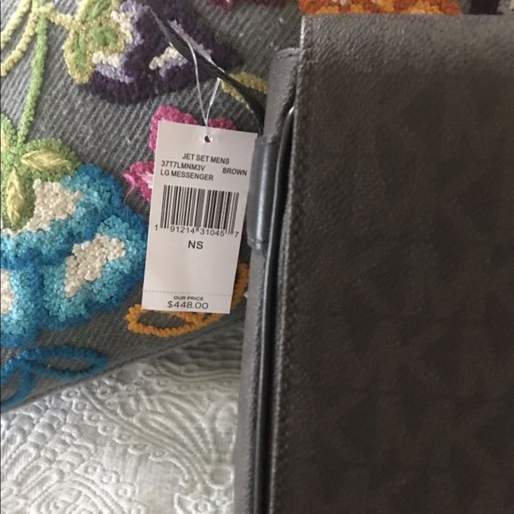 Michale kors laptop bag with metal embellishments - Picture 3 of 4